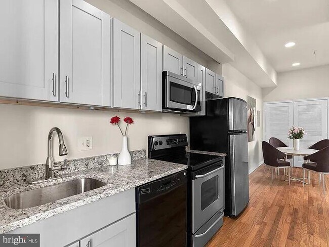 Building Photo - 1275 Meigs Pl NE