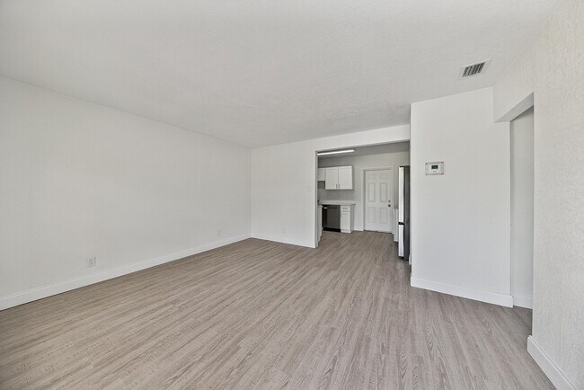 Building Photo - 317 SW 19th St
