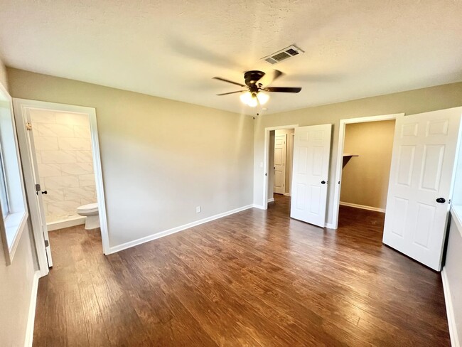 master bedroom - 3412 Camellia Cir