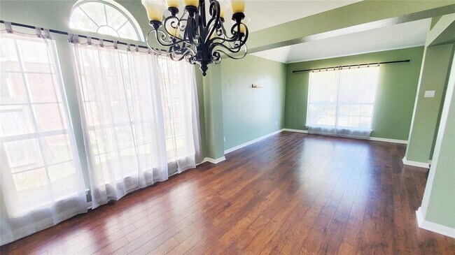 Building Photo - 201 Rio Vista Dr