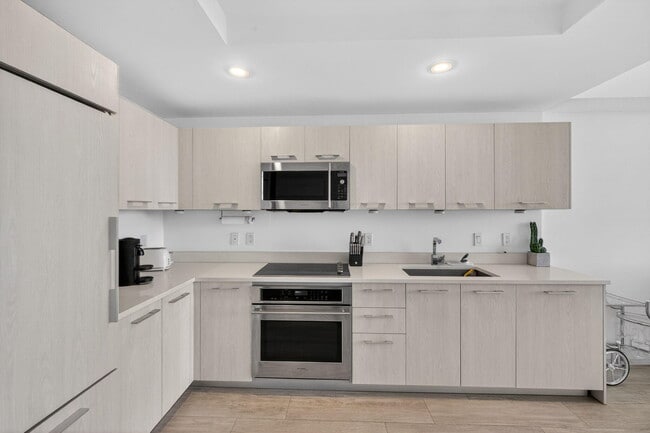 Building Photo - 55 SW 9th St