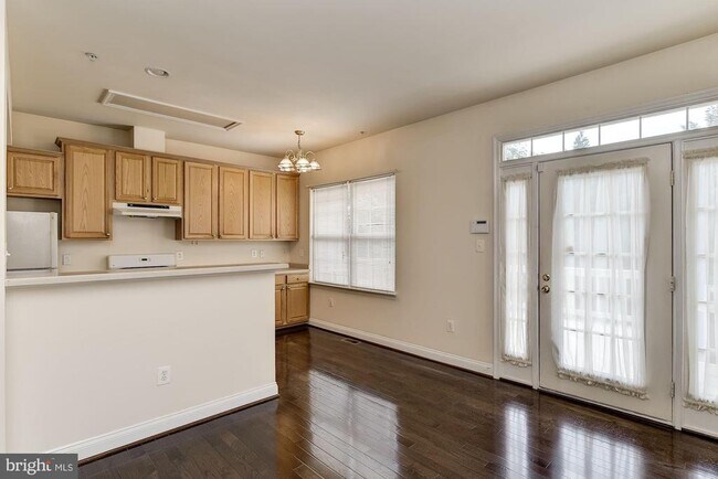 Building Photo - 122 Elmcroft Blvd