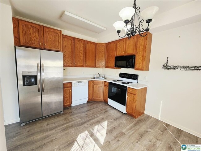 Building Photo - 974 Nittany Ct