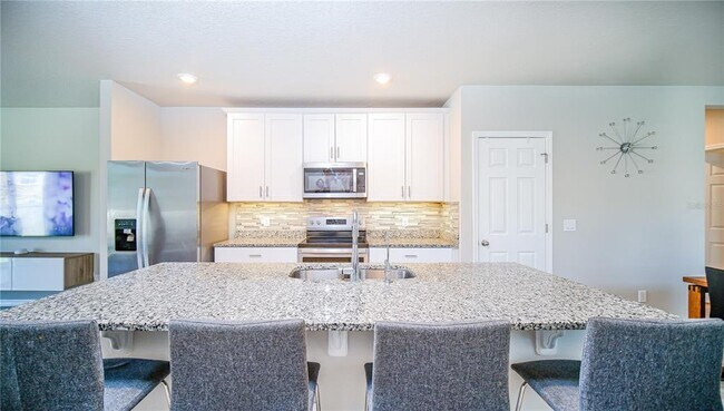 Building Photo - 3881 Marbella Way