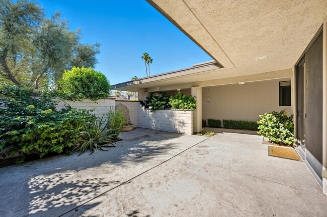 Building Photo - 47 Cornell Dr