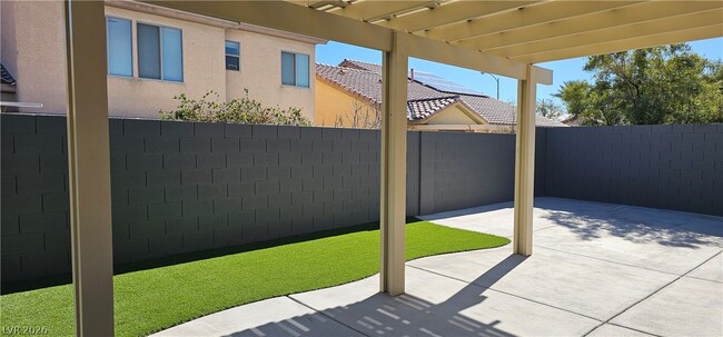 Building Photo - 8066 Sunset Creek St