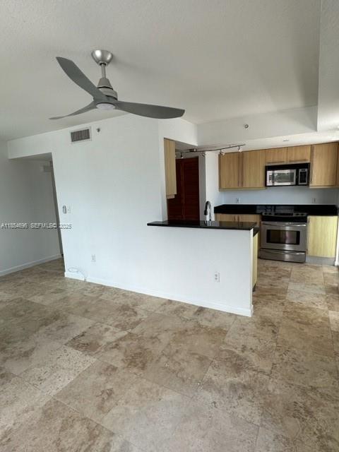 Building Photo - 7600 Collins Ave