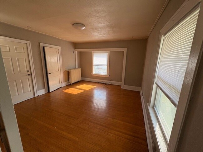 Building Photo - 3309 University Ave