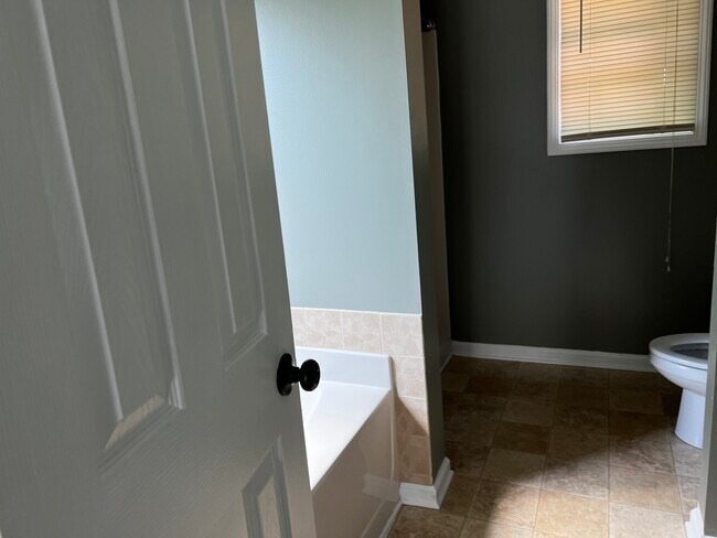 Building Photo - 65 Sampson Ct