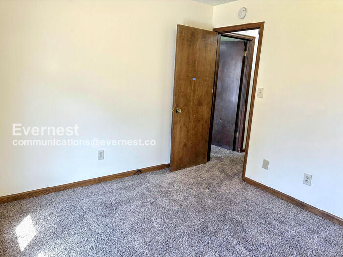 Building Photo - 2608 Leisure Dr