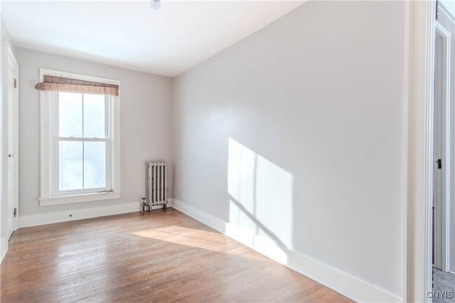 Building Photo - 325 Holcomb St