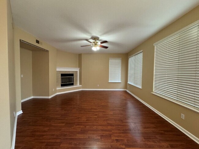 Building Photo - Beautiful 4 Bedroom Home with Solar – North Natomas