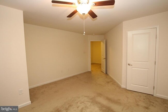 Building Photo - 36401 Ridgeshore Ln