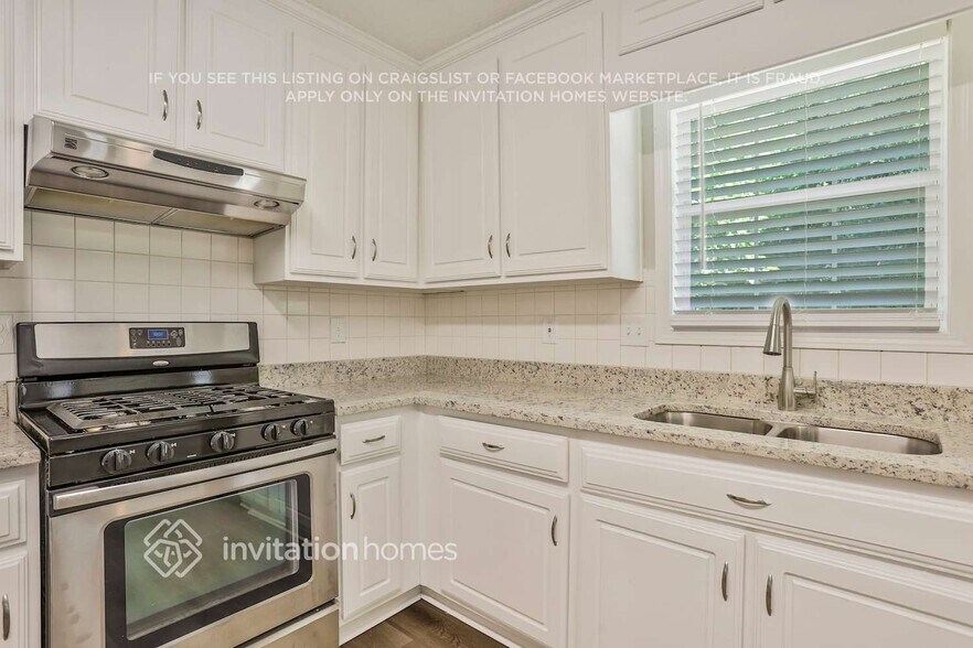 Building Photo - 295 Hunters Chase