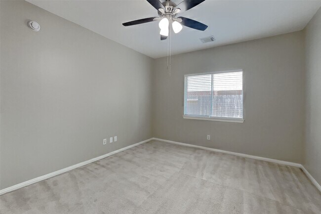 Building Photo - 2922 Maple Bend Dr