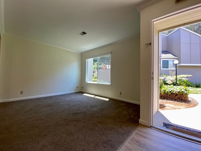 Building Photo - Newly Renovated Condo with NEW KITCHEN! - ...