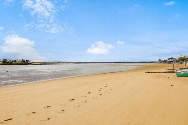 Building Photo - 32 Basin St