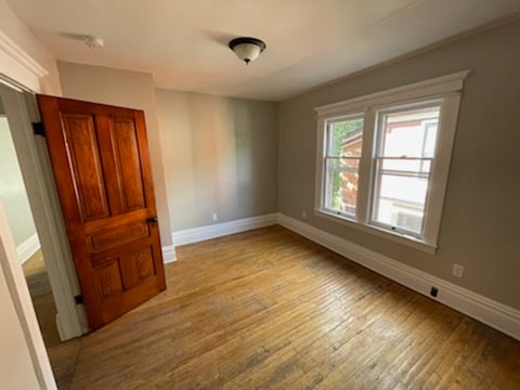 bedroom - 413 W Dutton St