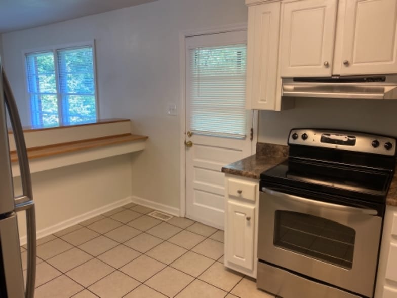 Building Photo - 1606 Winter St