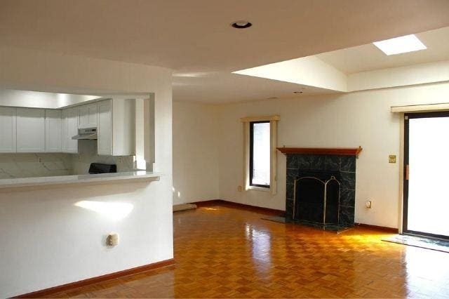 Building Photo - 806 Spinnaker Ct