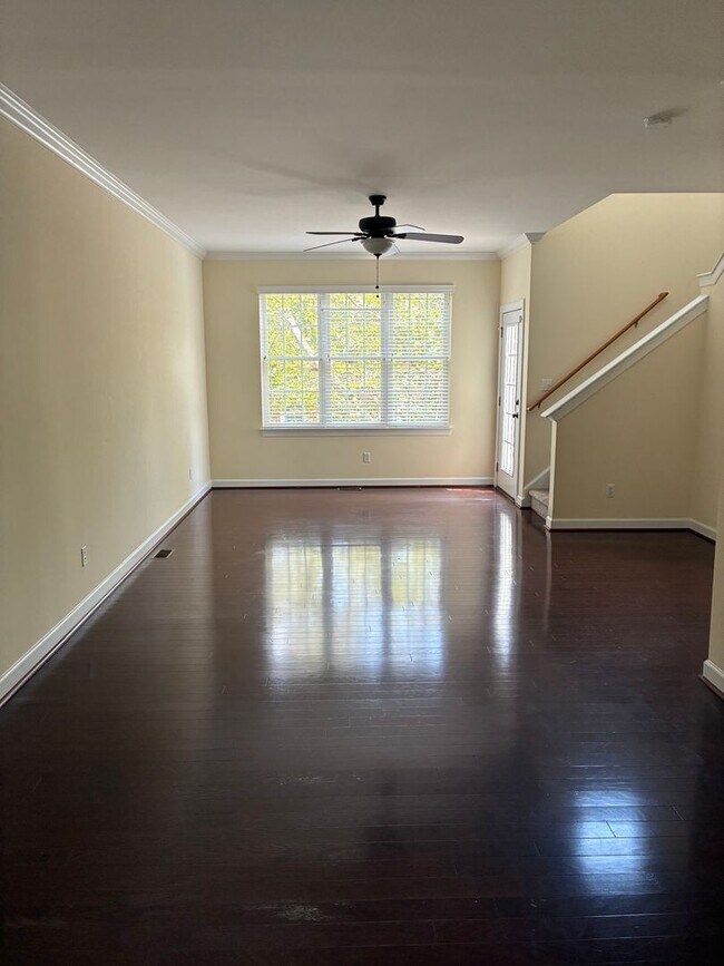 Building Photo - Heart of NEW TOWN