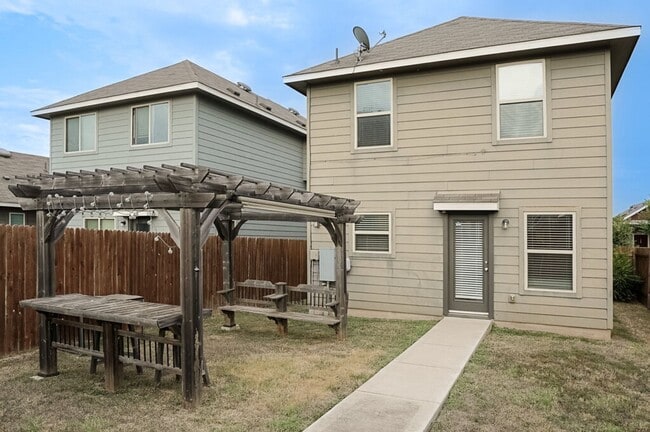Building Photo - 4616 Inicio Ln