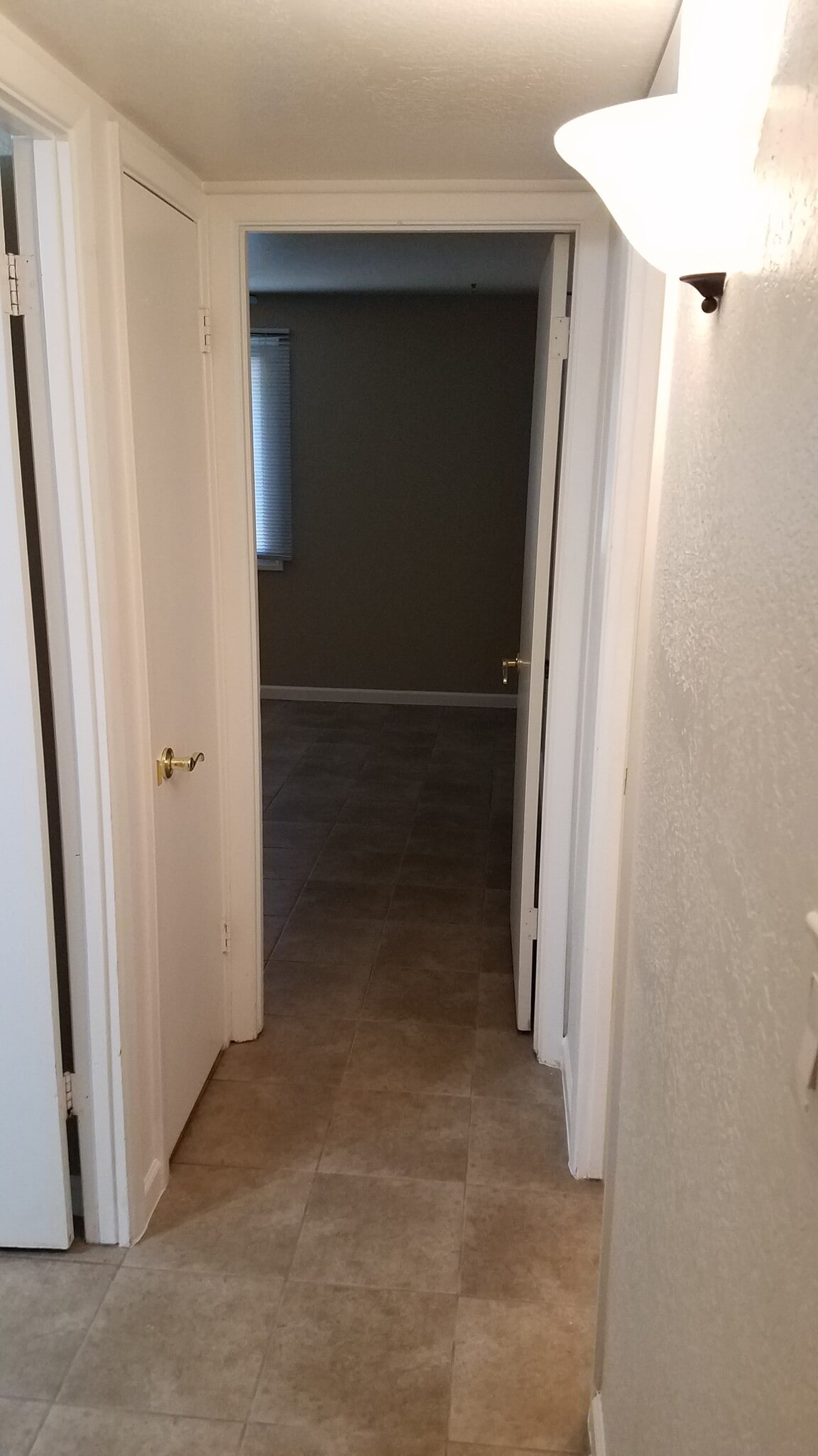 Building Photo - 2519 E Pebble Beach Dr