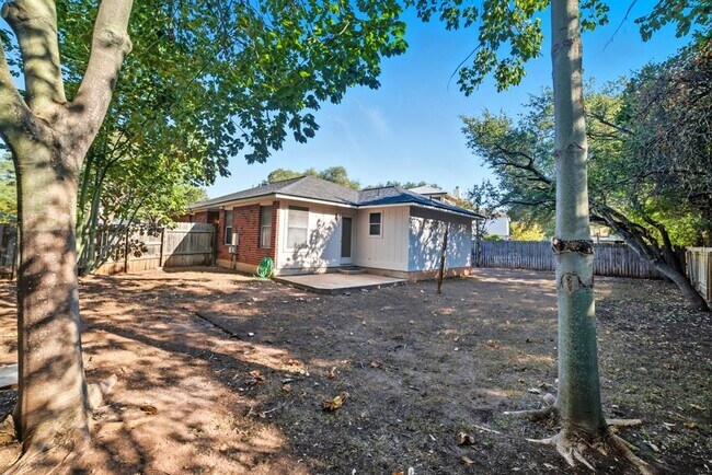 Building Photo - 1226 Brashear Ln