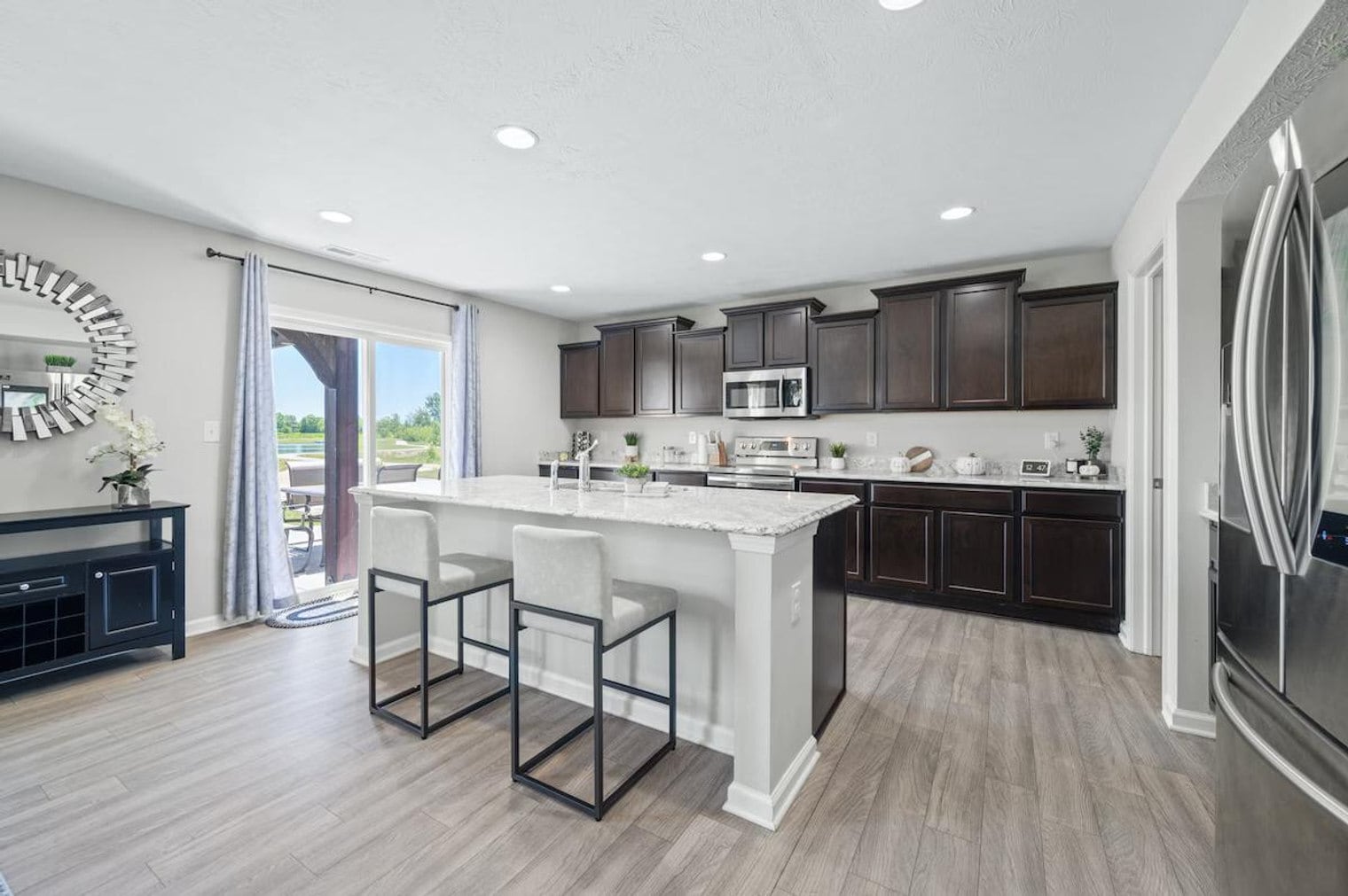 Building Photo - 4007 Woodview Dr