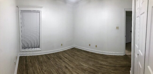 Building Photo - 124 Legend Creek Dr