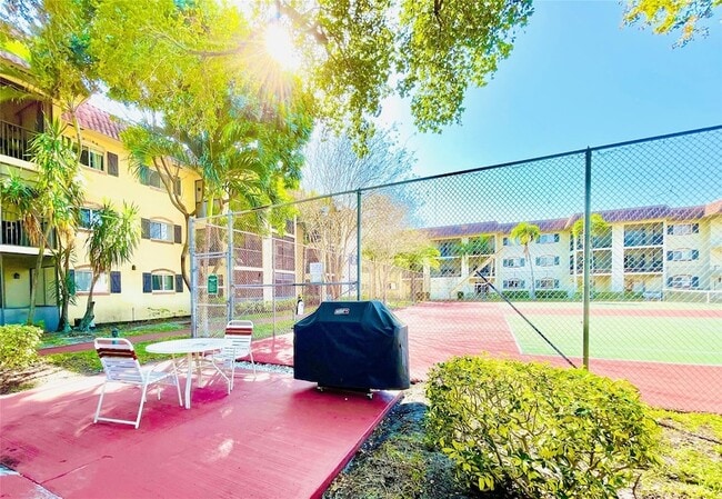 Building Photo - 259 S Cypress Rd