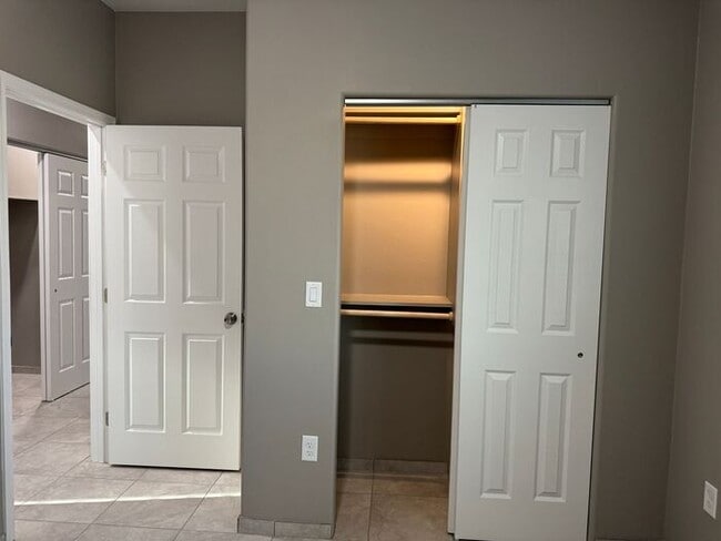 Building Photo - Beautiful Modern 3Bdm 2Ba Home, Easy Access to I-10, Must See!