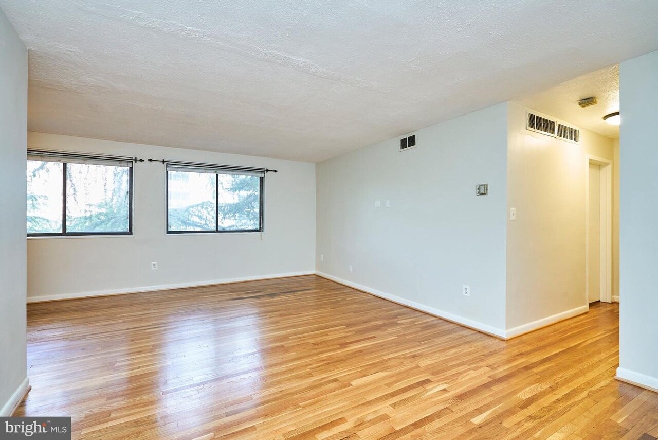 Building Photo - 2016 N Adams St