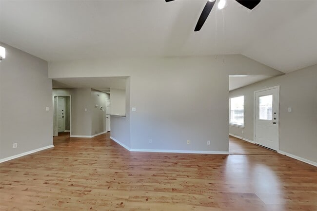 Building Photo - 26912 Castlecliff Ln
