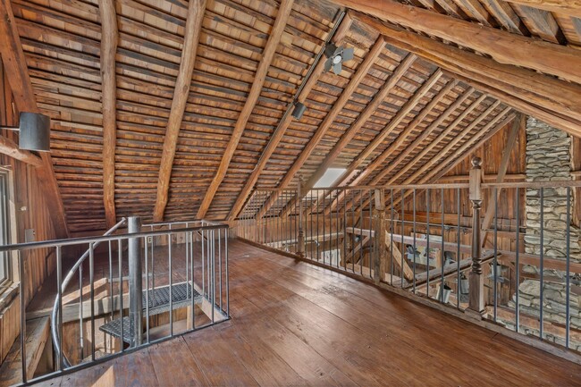 Building Photo - 200 Chestnut Ridge Rd