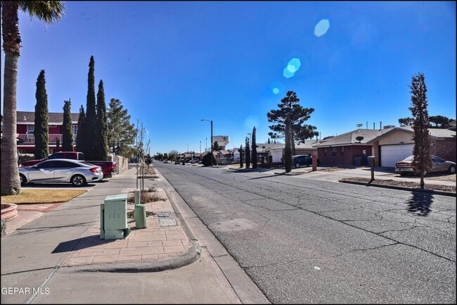 Building Photo - 12107 Valley Quail Dr