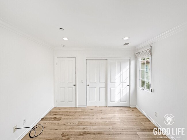 Building Photo - Highly Desired Irvine Living | 3-Bed, Office, Gated Community