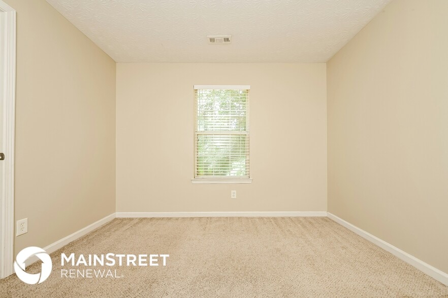 Building Photo - 100 Woodcrest Way