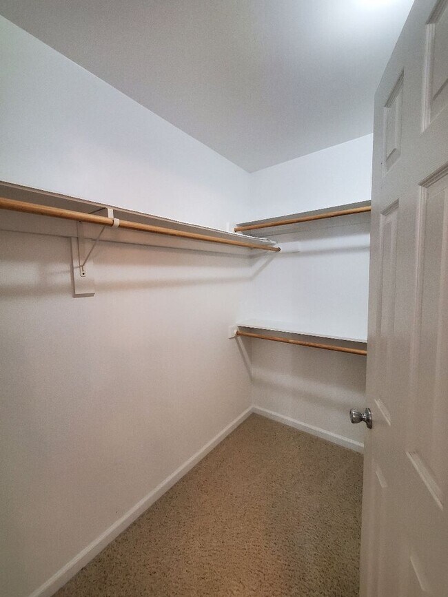 Building Photo - You have to see this beauty!