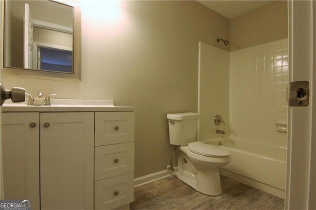 Building Photo - 2257 Turtle Club Dr NE