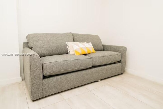 Building Photo - 31 SW 6th St