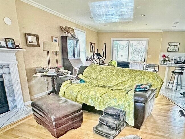 Building Photo - 21 Hamlet St