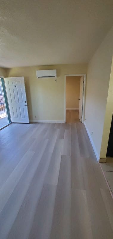 Building Photo - 1099 Roewill Dr