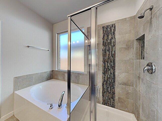 Building Photo - 9113 Golden Hollow Ln