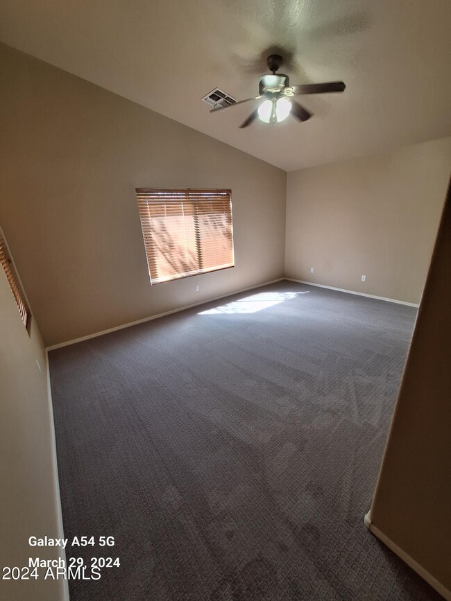 Building Photo - 9205 W Lone Cactus Dr