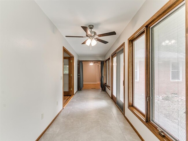 Building Photo - 1214 Cruce St