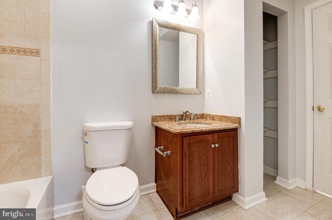 Building Photo - 4303 Evergreen Ln