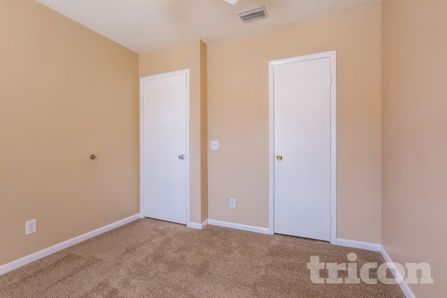 Building Photo - 4501 Cabbage Palm Dr