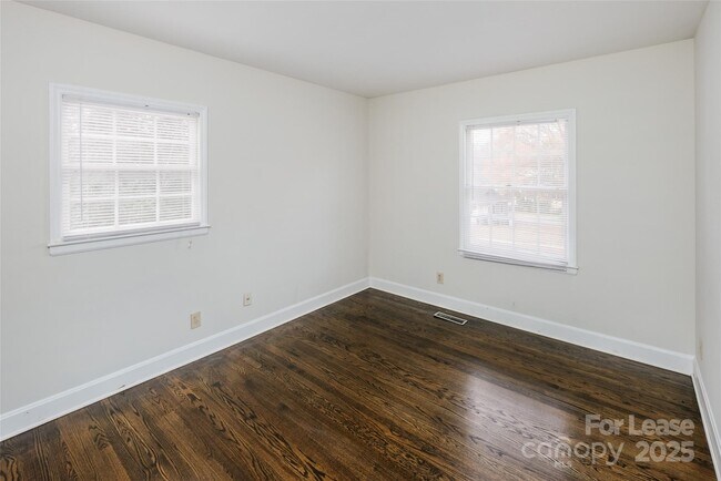 Building Photo - 7029 Yorktowne Dr