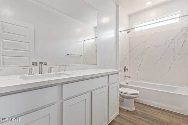 Building Photo - 15371 W Smoketree Dr
